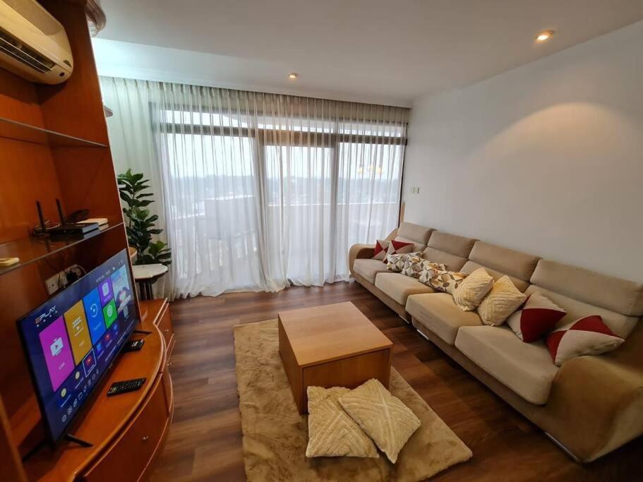 Lovely Waterfront Riverbank Suite With Pool A2 Kuching Eksteriør billede