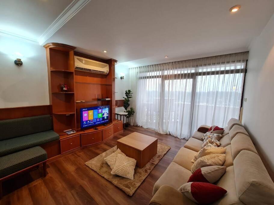 Lovely Waterfront Riverbank Suite With Pool A2 Kuching Eksteriør billede